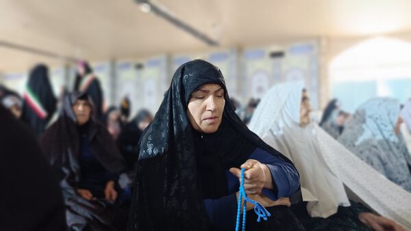 حضور پرشور دانش‌آموزان و فرهنگیان در نماز جمعه یاسوج