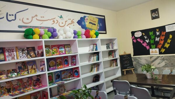 افتتاح کتابخانه در دبستان شهید اسلامی تبادکان 