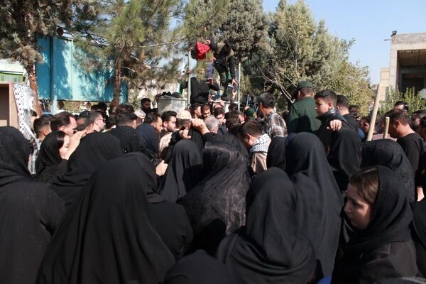 مراسم تشییع پیکر پاک شهید الله‌وردی رحیم‌پور شهید راه قدس در بهارستان‌2
