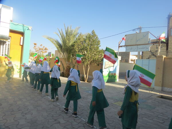 صبحگاهی شاد و پرنشاط در مدارس خاتم