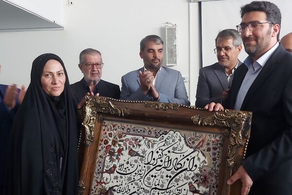 آیین بهره‌برداری از مدرسه زنده‌یاد لیلا لروند کهریزک