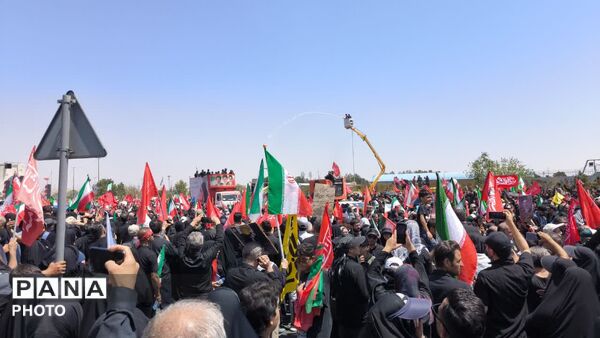 قاب هایی از لحظات وداع با آقای شهید