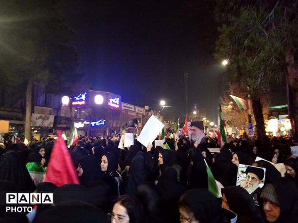 خروش مردم بصیر و عزادار شهرستان نیشابور در چهارمین روز از عزای سالار شهیدان انقلاب اسلامی 