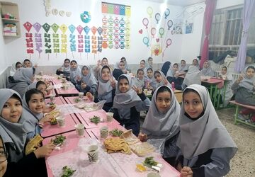 برگزاری مراسم افطاری در دبستان خاکشور 