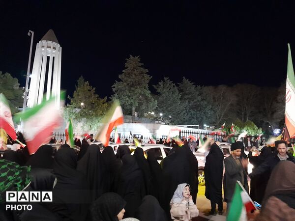تجلی همبستگی مردم ولایتمدار یکن‌آباد در جوار آرامگاه بوعلی‌سینا
