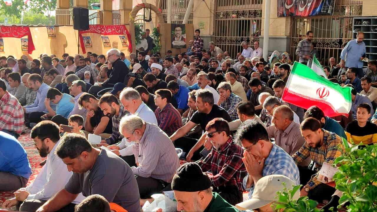 روز عرفه ، روز توبه و بندگی در گلستان شهدای نجف آباد