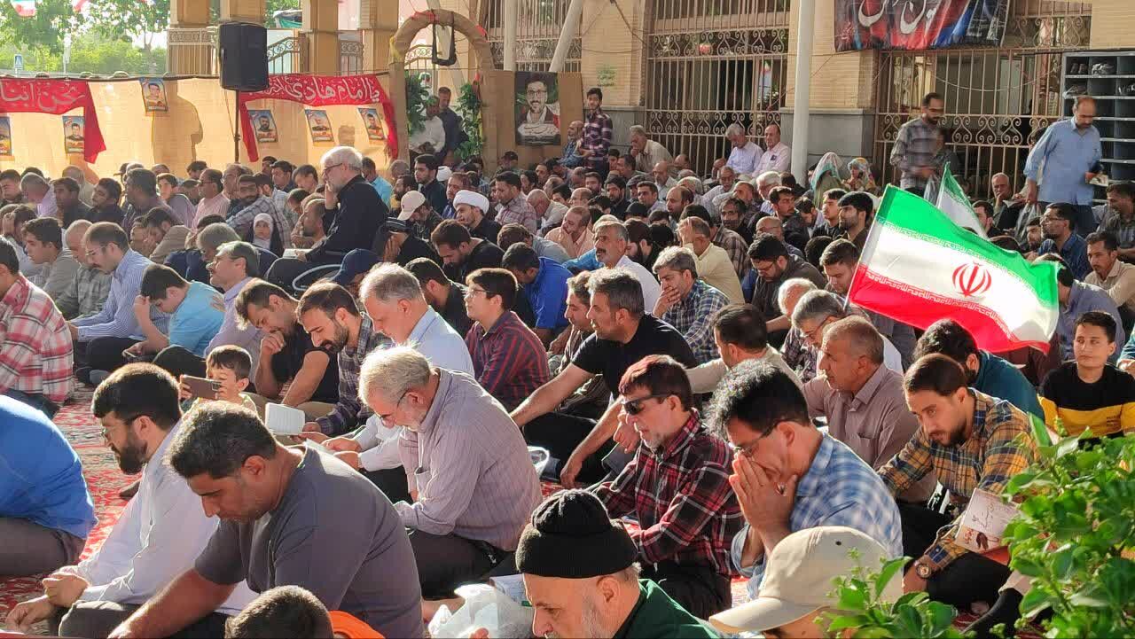 روز عرفه ، روز توبه و بندگی در گلستان شهدای نجف آباد