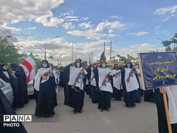 رژه «بانوان جان فدای ایران» در بلوار پیامبر اعظم قم