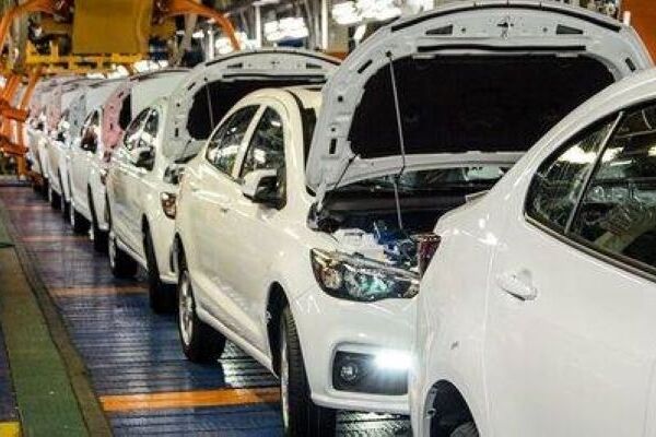 بازدید رئیس سازمان بازرسی از سایپا/بررسی وضعیت خودروهای ناقص موجود در پارکینگ