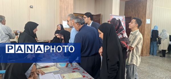 تجلیل از رتبه‌های برتر علمی فرزندان 