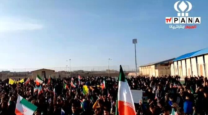 اجتماع عظیم دانش‌آموزان میبد در سوگ شهادت رهبر انقلاب