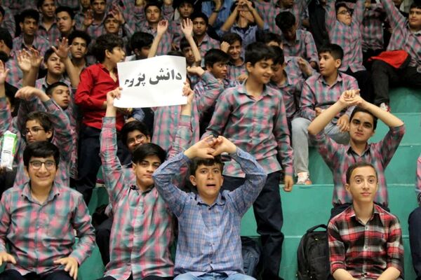 اجتماع دانش‌آموزی به‌مناسبت ولادت شهیدابراهیم هادی در یزد