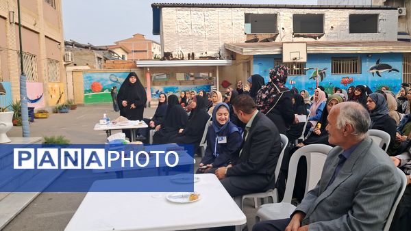 گرامیداشت هفته پیوند اولیا و مربیان در دبیرستان بهار آزادی قائمشهر