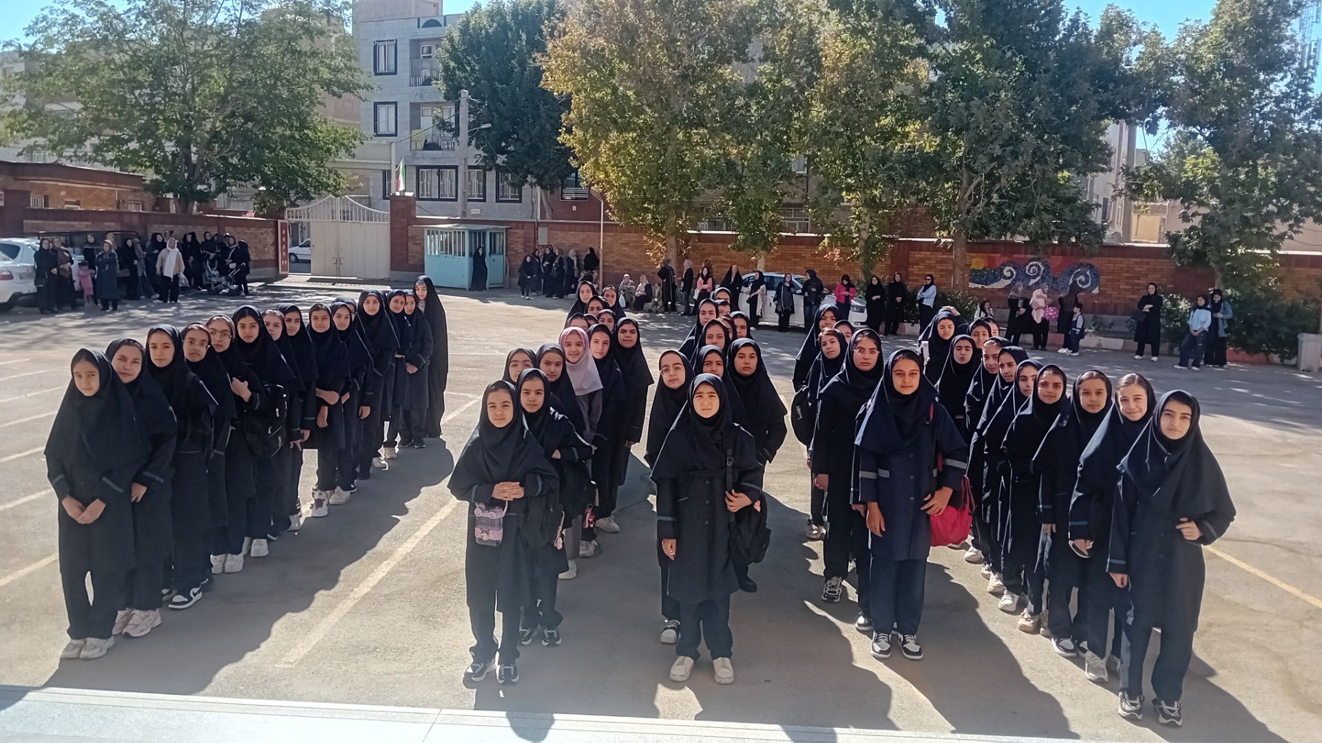جشن جوانه‌ها در دبیرستان حاج قاسم سلیمانی ملایر 