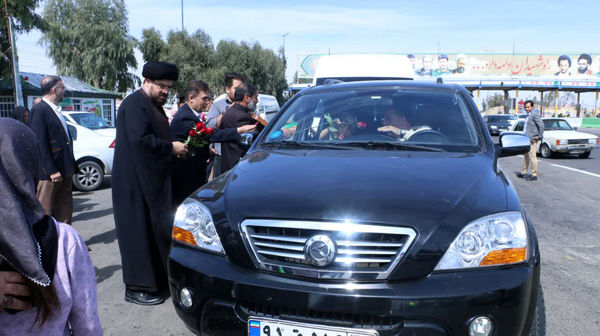 خوش‌آمدگویی مسئولان شهری قم به زائران کریمه اهل بیت(س)