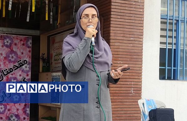 جشن عاطفه‌ها در دبیرستان فرزانگان قائمشهر