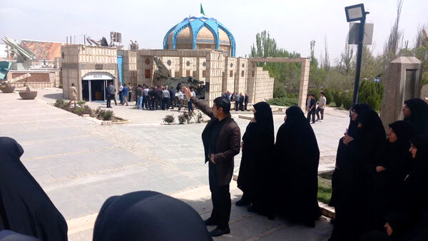 اعزام دانش‌آموزان بسیجی قم به اردوی راهیان نور غرب کشور
