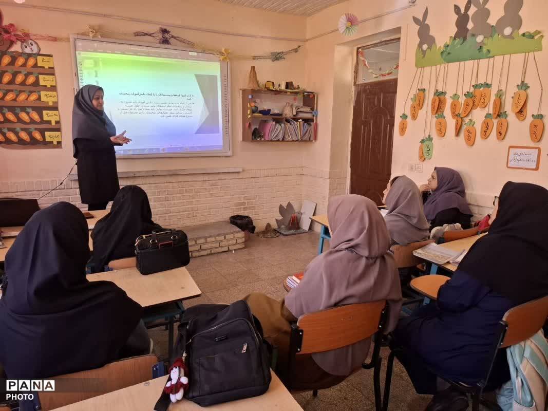  نشست تخصصی « توانا» و اصلاح الگوهای تدریس در شهرستان کلات