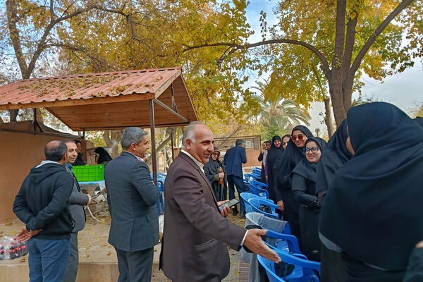 محفل صمیمی کارکنان اداری ناحیه ۴ شیراز به مناسبت روز زن