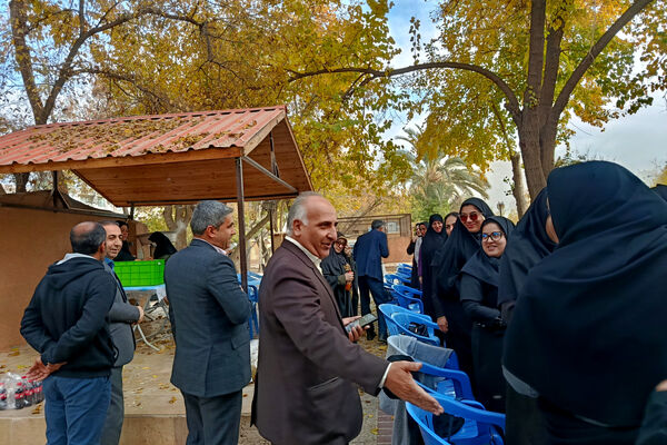محفل صمیمی کارکنان اداری ناحیه ۴ شیراز به مناسبت روز زن