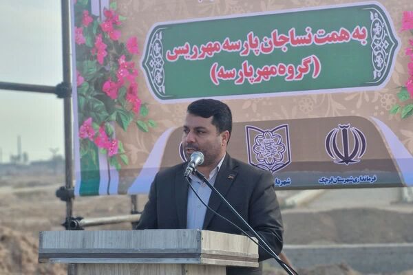 آیین کلنگ‌زنی هنرستان خیرساز هیأت امنایی در قرچک
