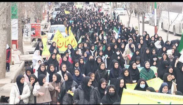 حضور پرشور و وحدت‌آفرین مردم در راهپیمایی ۲۲ بهمن