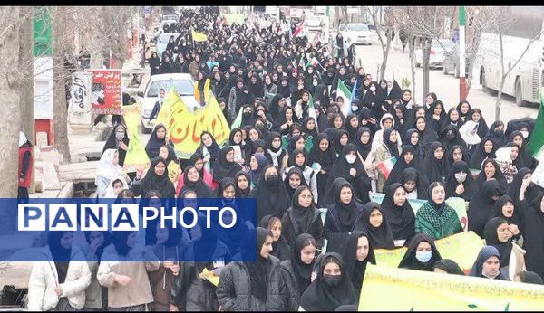 حضور پرشور و وحدت‌آفرین مردم در راهپیمایی ۲۲ بهمن