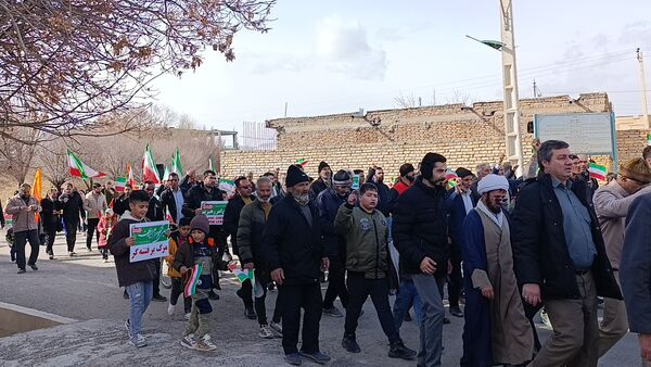 حضور گسترده مردم سفیددشت در راهپیمایی ۲۲ بهمن