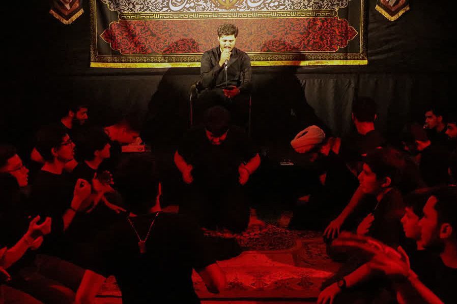آیین عزاداری دهه سوم ماه محرم در هیئت صالحان بهشتی شهریار 