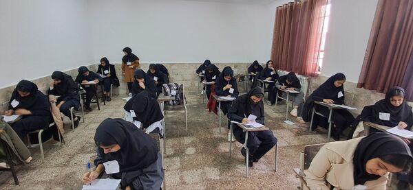اولین مرحله آزمون های پایش هماهنگ استانی در دبیرستان دخترانه فاطمیه 