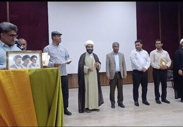 تجلیل از ۱۰۱ فعال اقامه نماز در اجلاسیه نماز دانش‌آموزی رودان