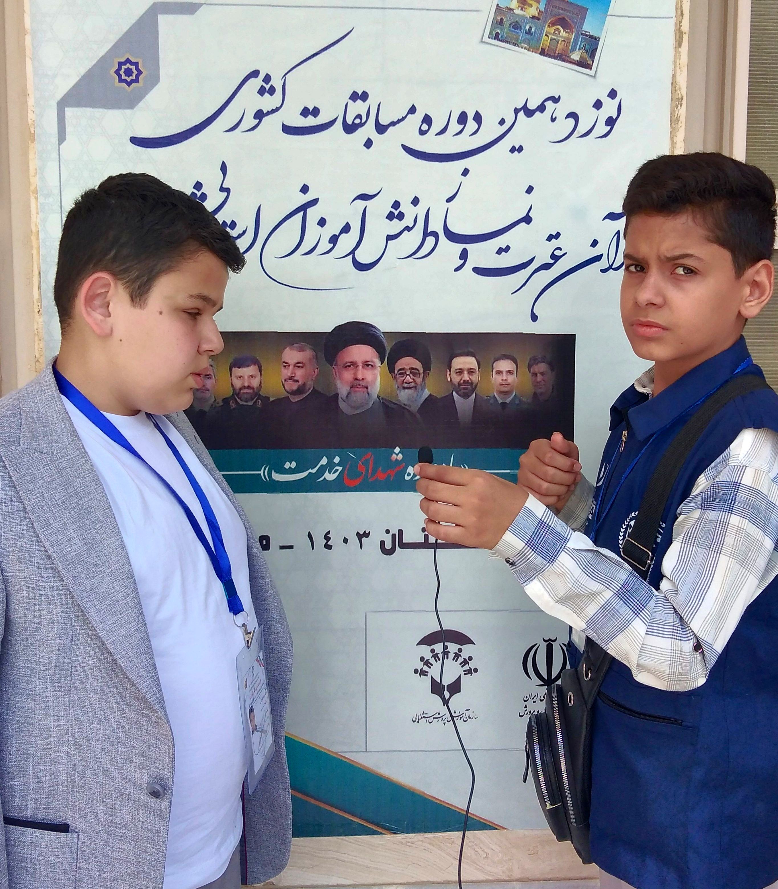 چشم برای دیدن نداشت اما همه چشمان به او خیره مانده بود