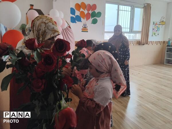 جشن شکوفه‌ها در مجتمع آموزشی مهر فاطمی پردیس