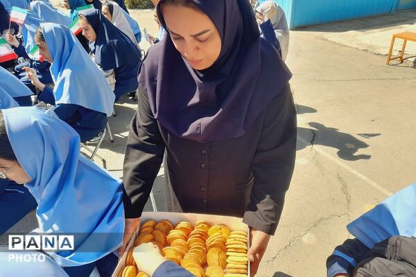 نواختن زنگ دانایی در مدارس عفاف،مشکات و هدی 