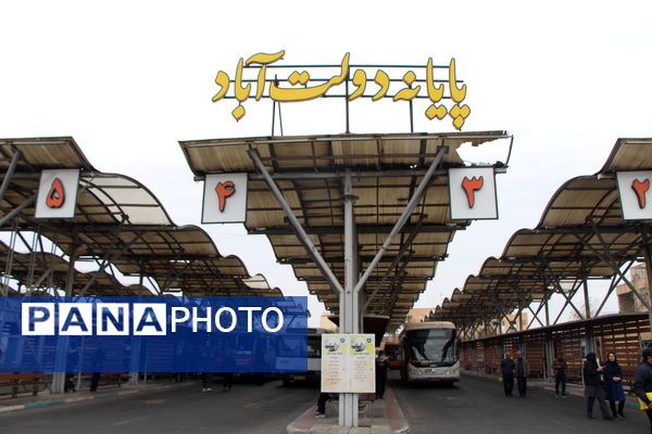 بازدید خبرنگاران از ایستگاهای اتوبوس شهری و حمل‌ونقل یزد