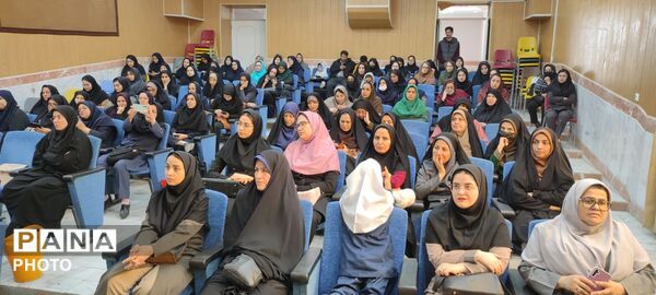 کارگاه آموزشی فرصت های متنوع یادگیری آموزگاران ابتدایی در کانون سمیه شهرستان شیروان 