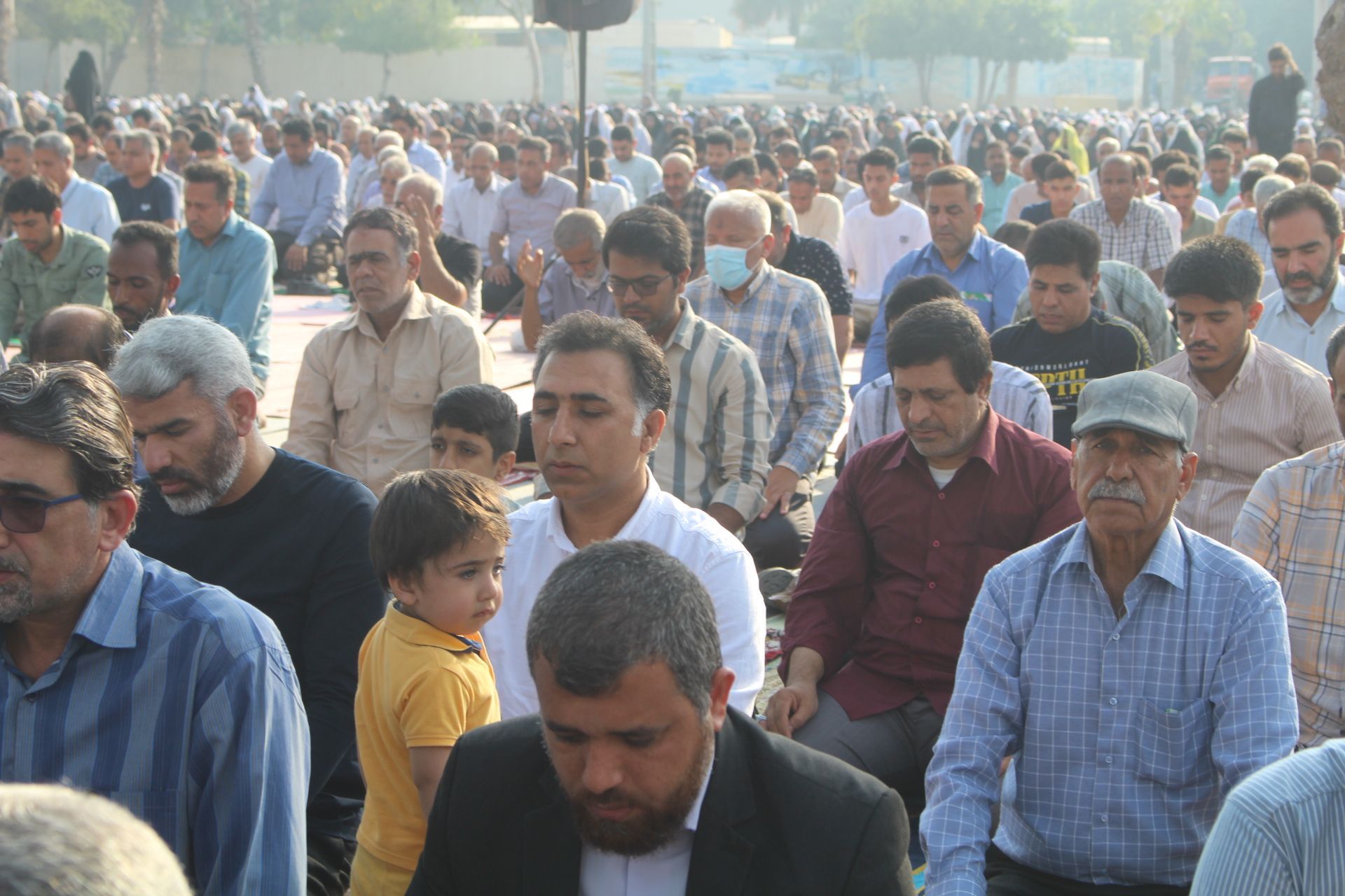 بندرعباسی‌ها توفیق یک ماه عبادت را در نماز عید فطر به شکرانه نشستند