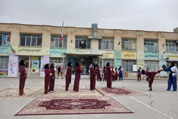المپیاد ورزشی درون مدرسه‌ای در دبیرستان شاهد فیض ناحیه ۳ شیراز