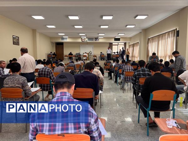 حال و هوای امتحانات نهایی در حوزه‌های دبیرستان‌های اصفهان