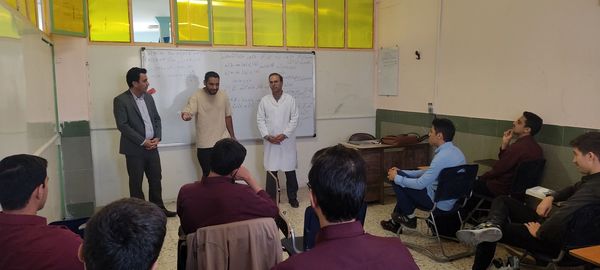 گفتگو با قبول شدگان کنکور دبیرستان نمونه آیت‌الله خامنه‌ای