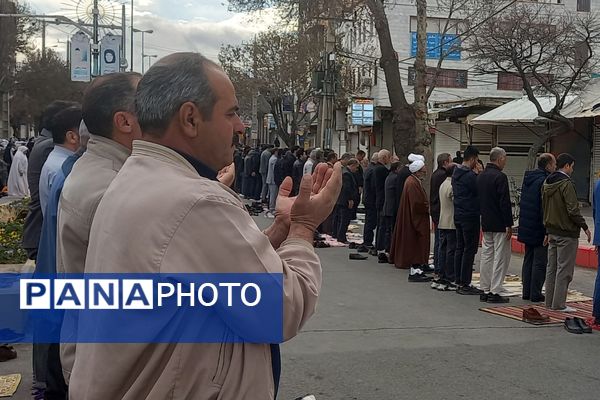 اقامه نماز عید سعید فطر در قروه