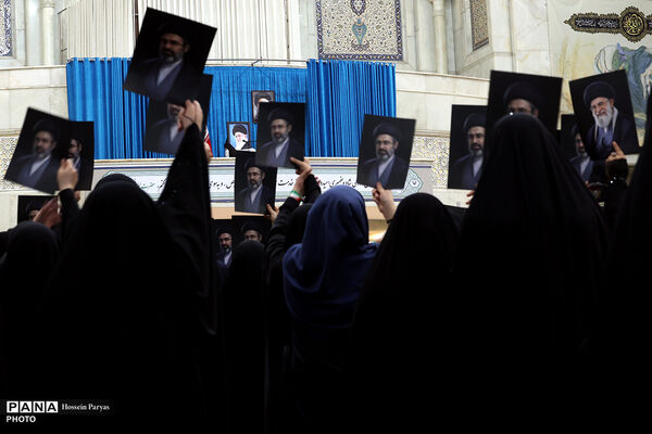 برگزاری همایش بزرگ جمع‌خوانی دانش‌آموزان با اجرای سرود و نوحه حماسی «باید برخاست»
