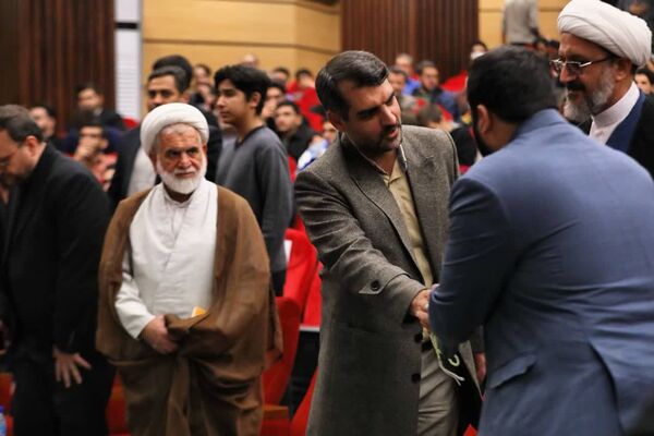 همایش تقدیر از مادران و همسران شهدا در دانشگاه قم