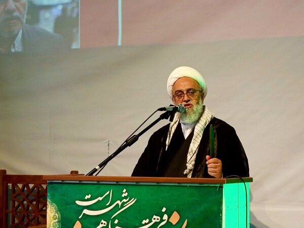نماز جمعه ای با رنگ خون شهید در کاشمر