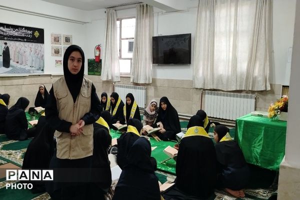 محفل انس با قرآن کریم در آموزشگاه شهید مجید دهنوی نیشابور