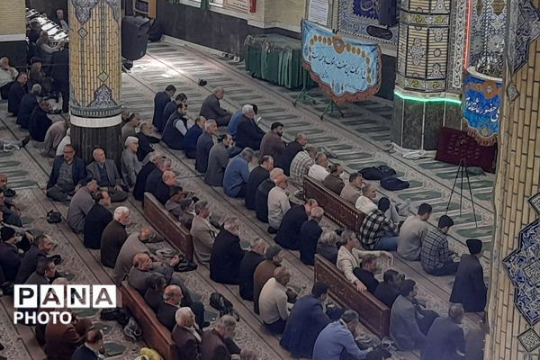 حضور پرشور نمازگزاران در نماز جمعه ورامین
