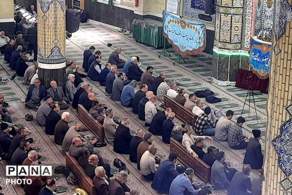 حضور پرشور نمازگزاران در نماز جمعه ورامین
