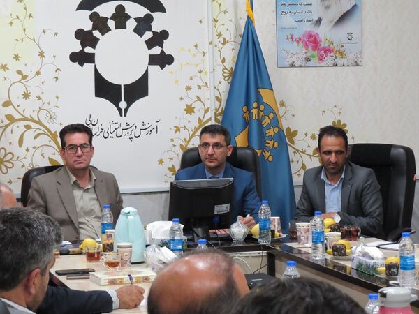 نشست معاون پیشگیری و تشخیص توانبخشی سازمان آموزش پرورش استثنایی کشور با مدیران مرکز  استان