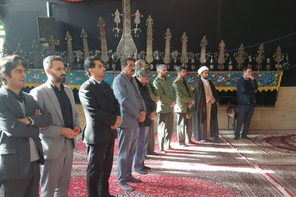 استقبال بی‌نظیر دانش‌آموزان و فرهنگیان شهرستان آباده از شهید گمنام