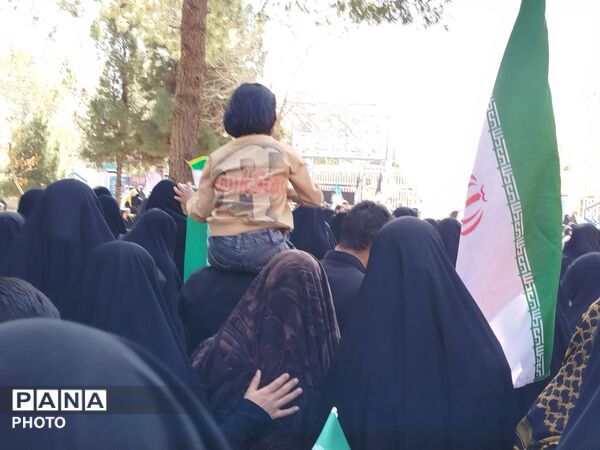 حضور بی سابقه مردم کرمان در نماز جمعه